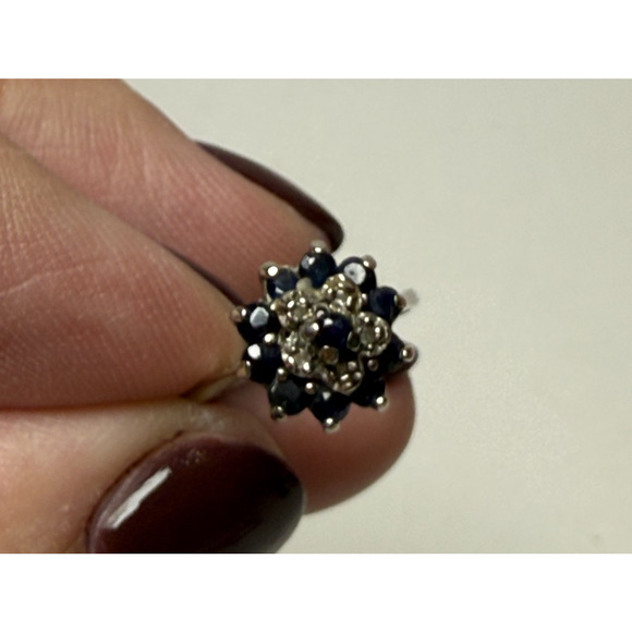 Vintage 10K White Gold Cluster Ring Natural Blue Sapphires 2.12 grams Size 6 - Picture 2 of 10